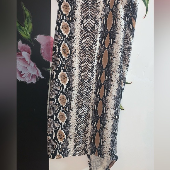REVAMPED🤎 Snake Skin Dress. - Picture 7 of 8